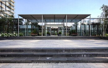 Building Photo - 105 The Queensway