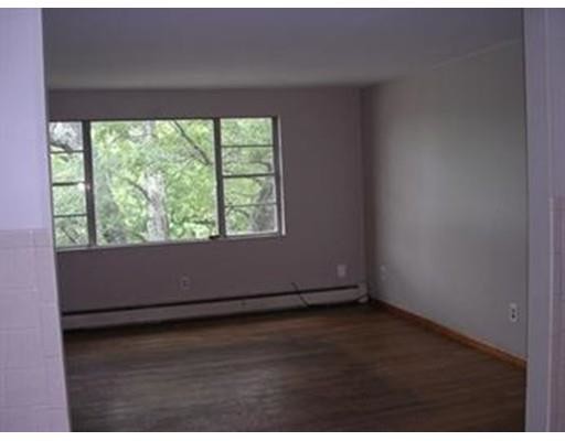 Building Photo - 49 Miller St