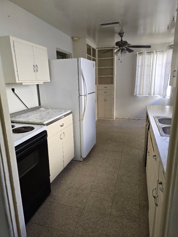 Foto del edificio - 1420 E McLellan Blvd