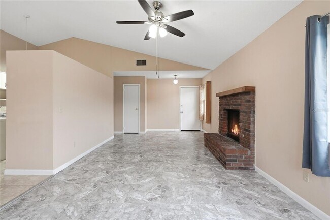 Foto del edificio - 754 Summerland Dr