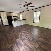 Building Photo - 121 Evans Ave