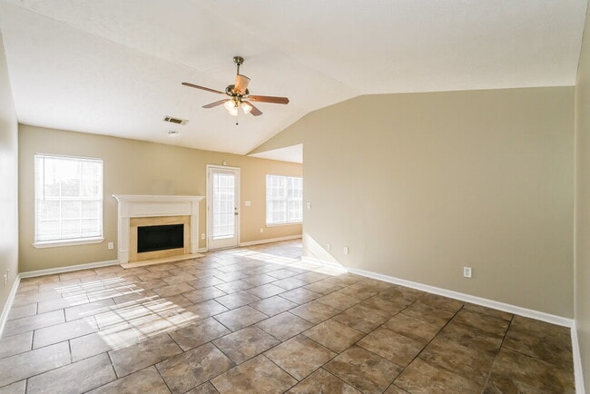 Building Photo - 176 Howard Woody Dr