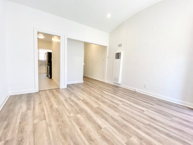 Building Photo - 840 N Alta Vista Blvd