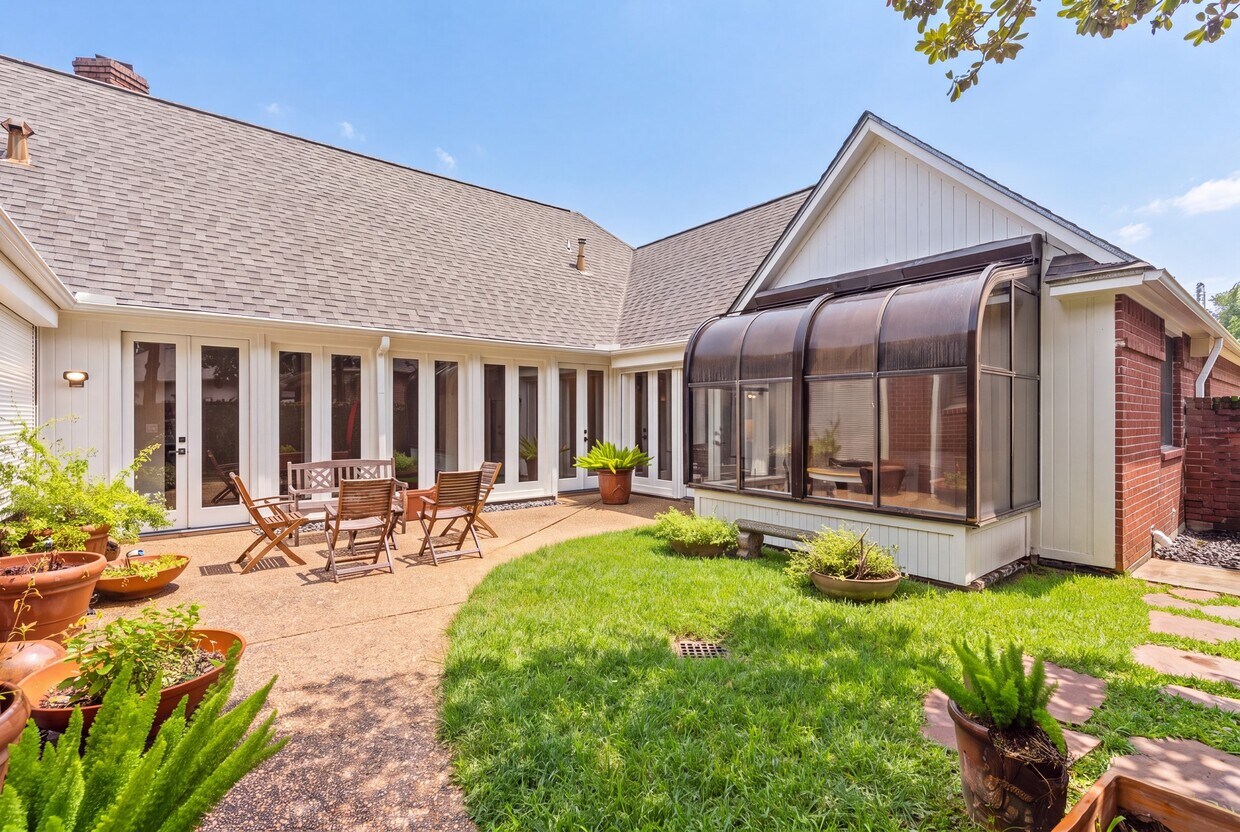 Photo - 230 Lakeside Blvd (Sugar Land, TX)