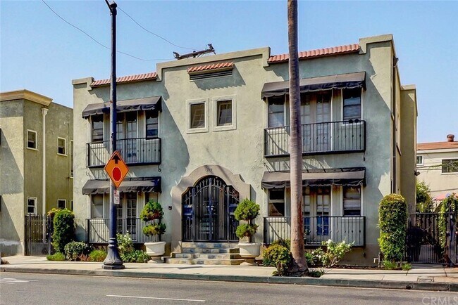 Foto del edificio - 219 Redondo Ave