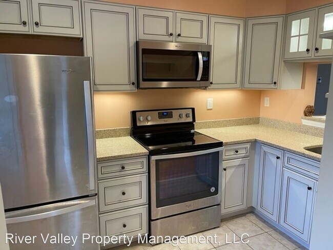 Building Photo - 2 br, 1.5 bath House - 58 Juniper Dr  Unit 5C