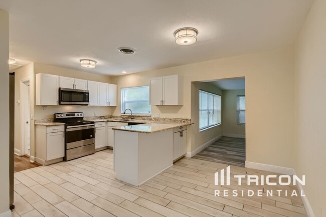 Foto del edificio - 2311 35th Ave N