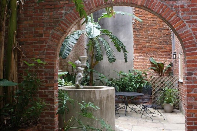 Foto del edificio - 528 Royal St