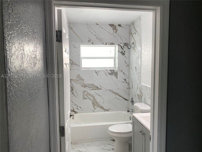 Foto del edificio - 1850 SW 48th Ave