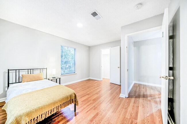 Foto del edificio - 4106 Grapevine St
