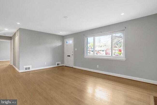 Foto del edificio - 3713 Lockwood Ln