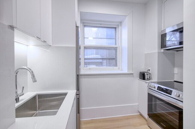 Photo du bâtiment - 1245 Rue St Marc