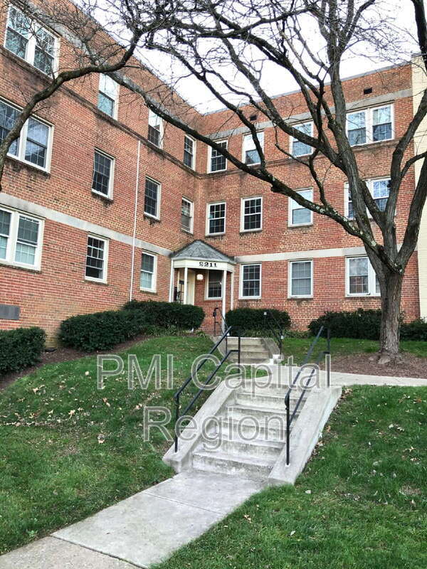 Building Photo - 2211 Washington Ave