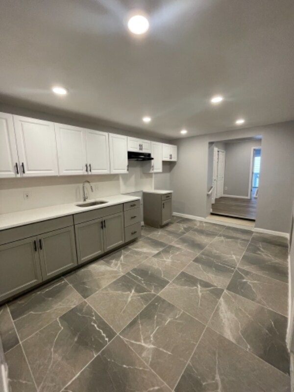 Building Photo - 1086 Avenue C