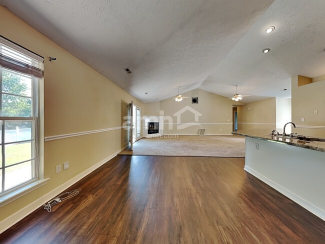 Building Photo - 209 Jones Rd