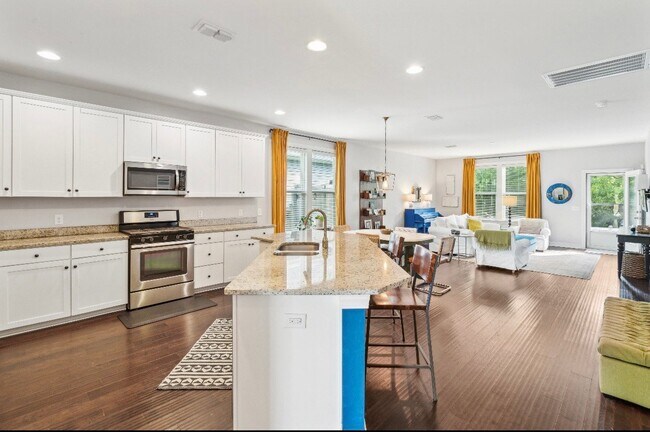 Foto del edificio - 3084 Grand Bay Ln