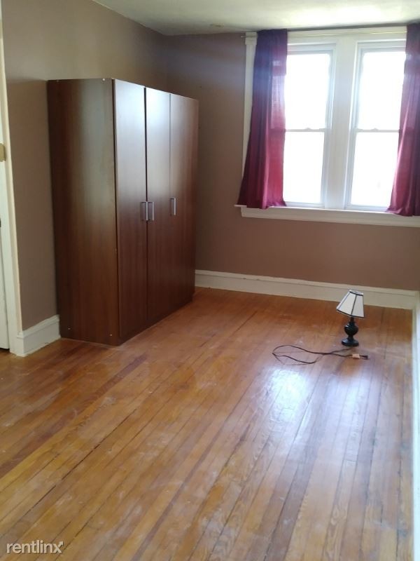 Foto del edificio - 4 br, 1 bath House - 30 N Davis St