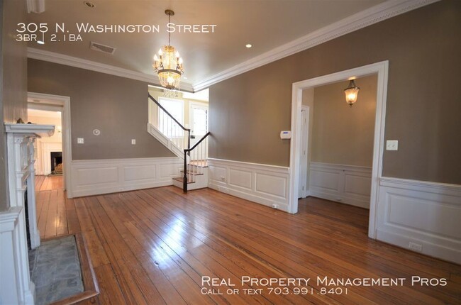 Building Photo - Fabulous Townhouse in Oldtown!