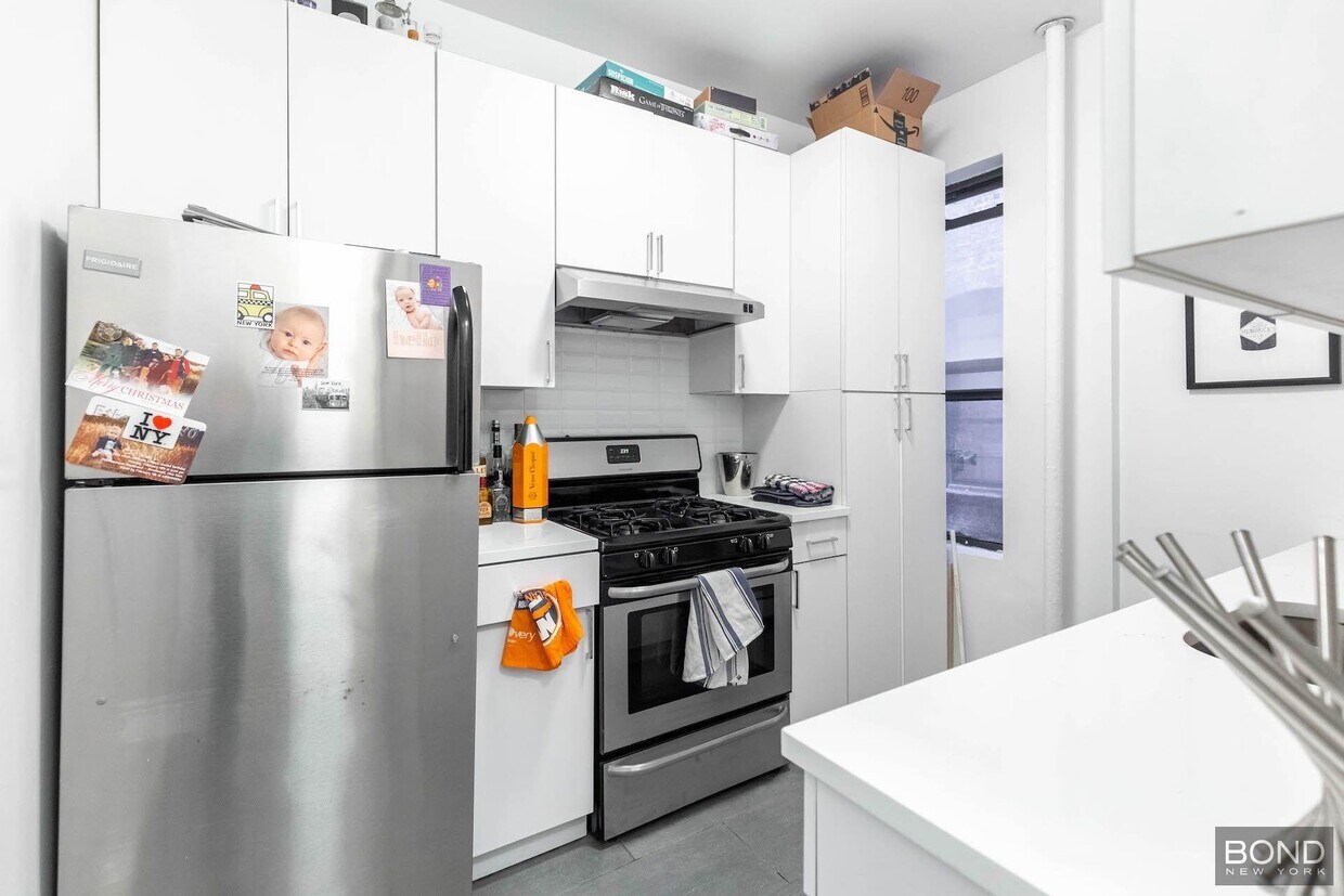Foto principal - 107 E 88th St