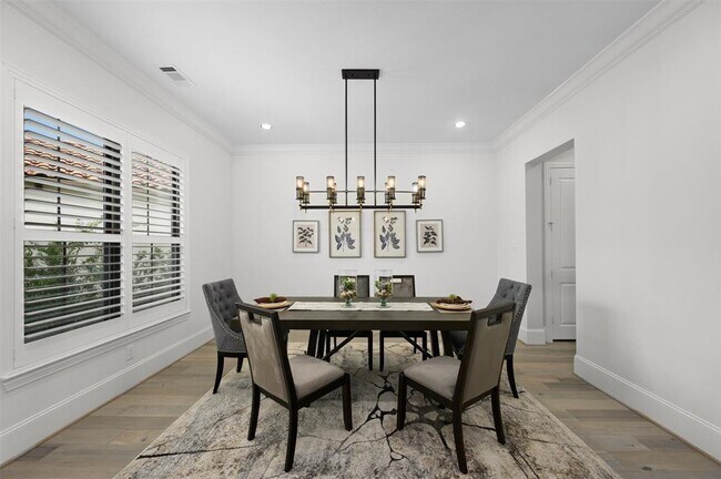 Foto del edificio - 2327 Wyndam Heights Ln