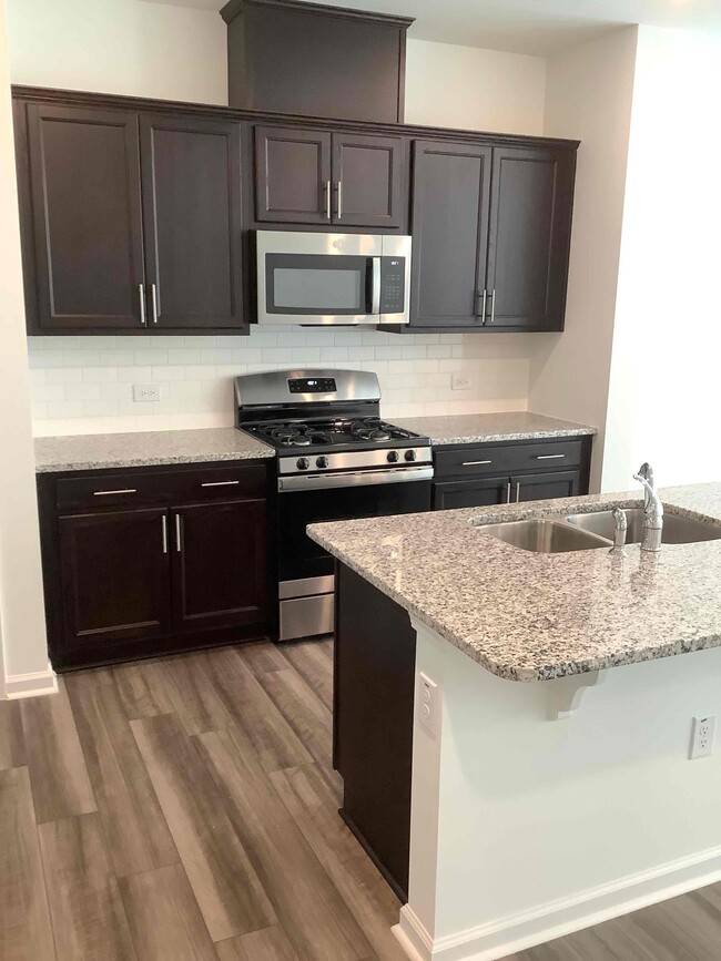 Building Photo - 1036 Sweet Woodruff Dr