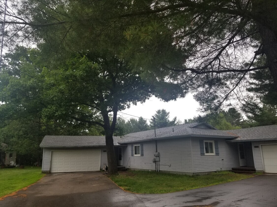 Primary Photo - 225863 Swan Ave