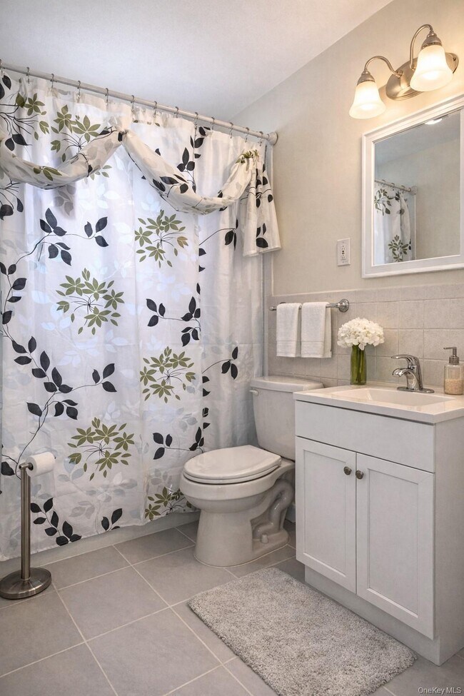 Building Photo - 5 Wildwood Dr