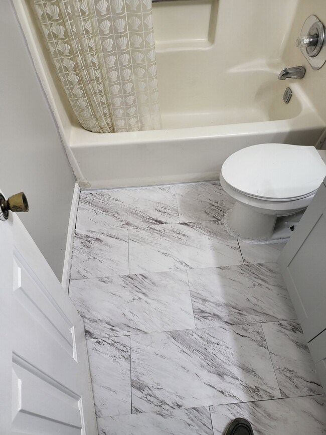 Building Photo - 6984 Flagstone Dr