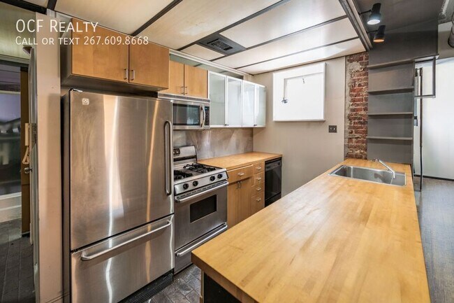 Foto del edificio - 144-50 W Laurel St