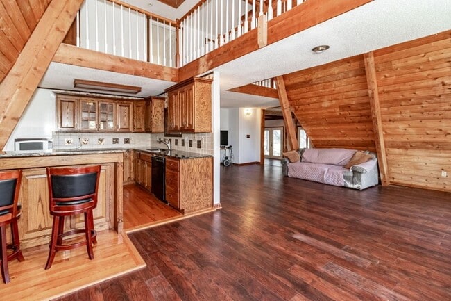 Building Photo - 2865 Old Thomson Rd