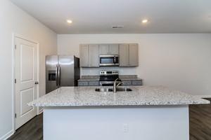 Building Photo - 112 Village Green Dr