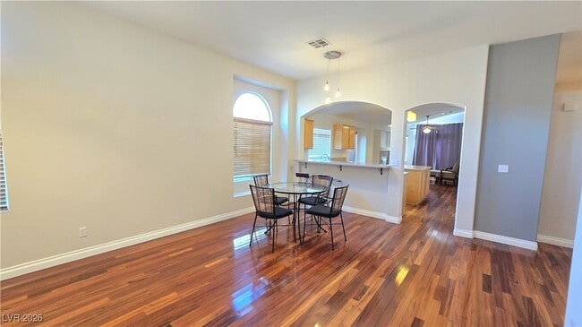 Foto del edificio - 10809 Armitage Ave