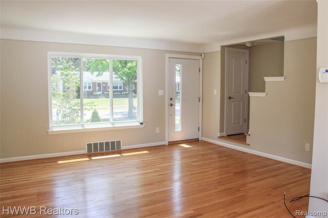 Foto del edificio - 1693 Haynes St