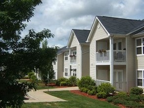 Building Photo - Brittany Place Hendersonville