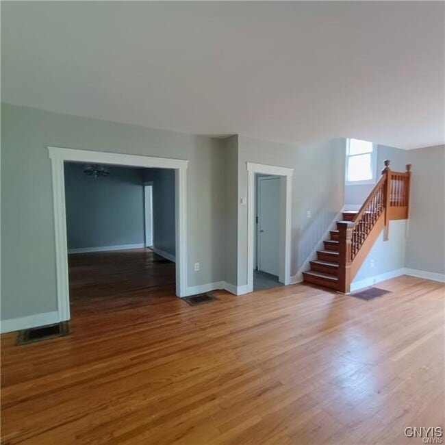 Building Photo - 227 Hixson Ave