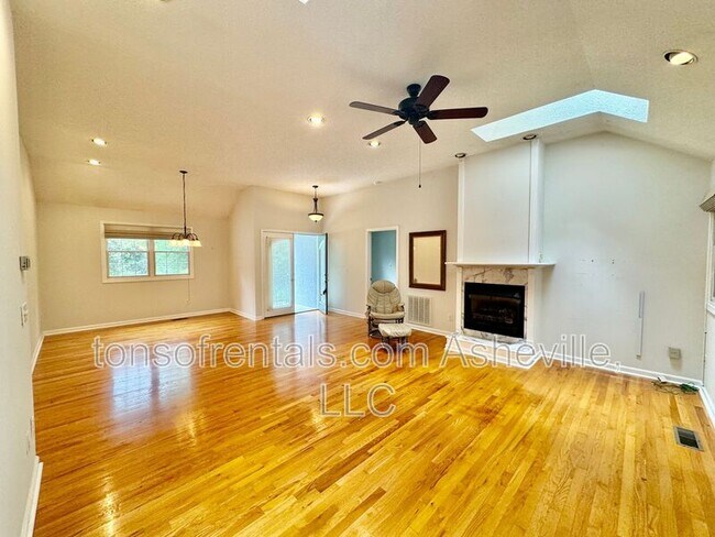 Foto del edificio - 200 Turkey Pine Ct