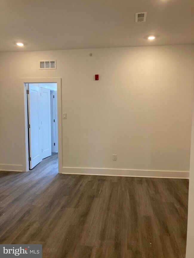 Foto del edificio - 2202 W Lehigh Ave
