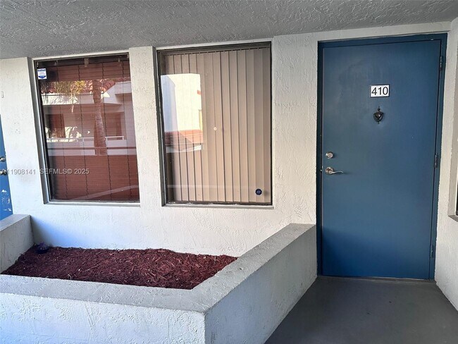 Foto del edificio - 8205 SW 152nd Ave