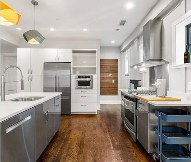 Foto del edificio - 653 E 3rd St