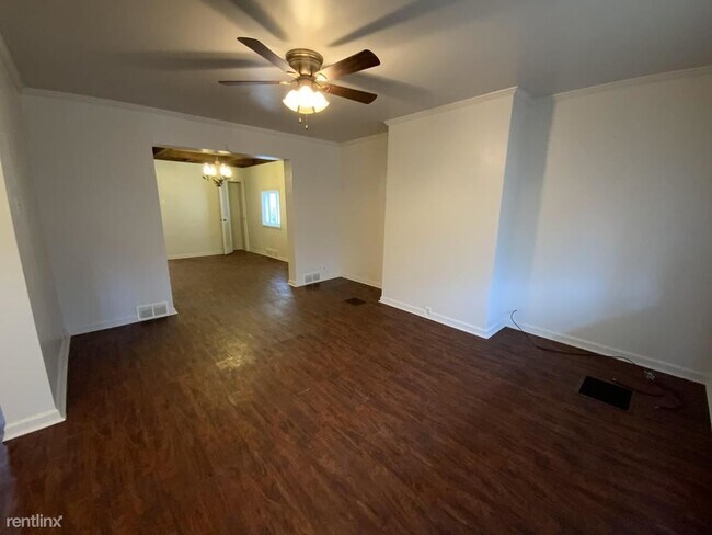 Building Photo - 4 br, 2 bath House - 206 2nd Avenue