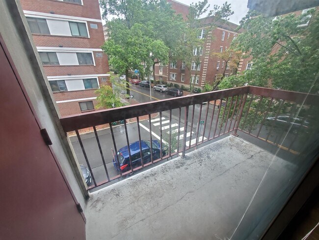 Building Photo - 280 Harvard St