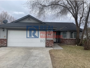 Building Photo - 415 W Summerwind Dr