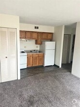 Building Photo - 1460 Meadowview Dr