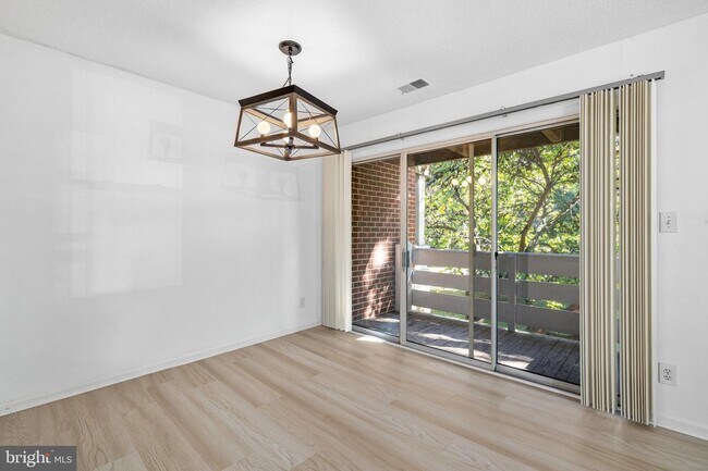 Building Photo - 3151 Covewood Ct