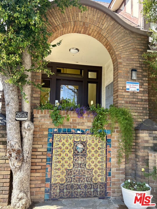 Building Photo - 1817 Ivar Ave