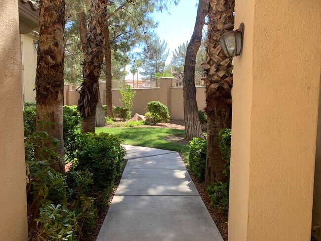 Foto del edificio - Lovely furnished Green Valley condo in Res...