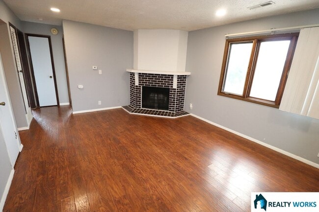 Building Photo - 2418 D St