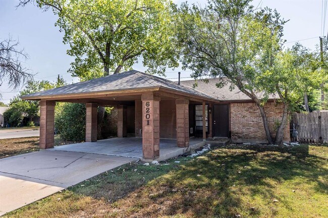 Building Photo - 6201 Berkett Cove