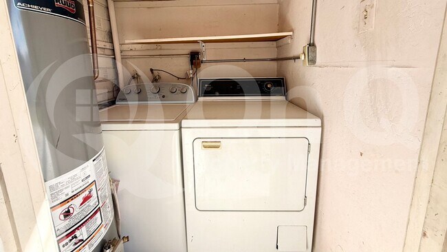 Foto del edificio - 8125 E Amelia Ave