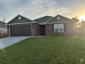 Building Photo - 811 Belhaven Rd